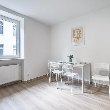 Gemuetliches In - Kueche - Wlan - Zentral Apartment *